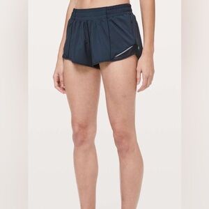 Lululemon Hotty Hot Short II *2.5"
True Navy size 12 EUC